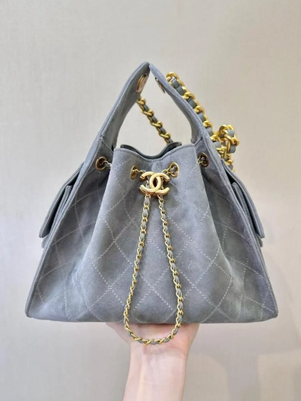 Classic CHANEL Bag: A Stylish and Versatile Choice for Elegance